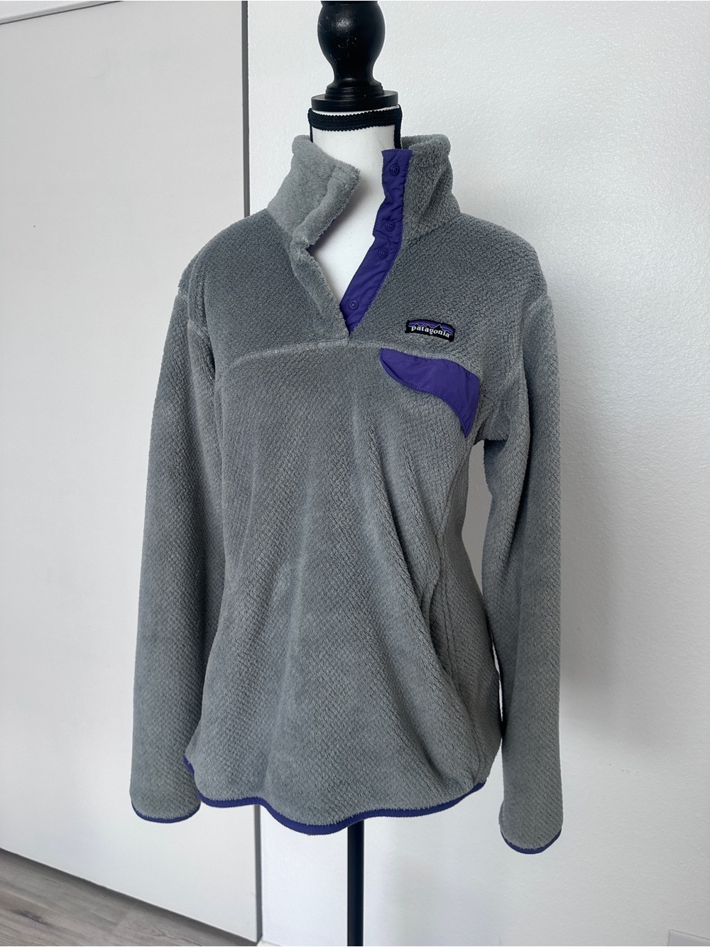 Patagonia Gray Teddy Fleece Pullover with Purple Trim